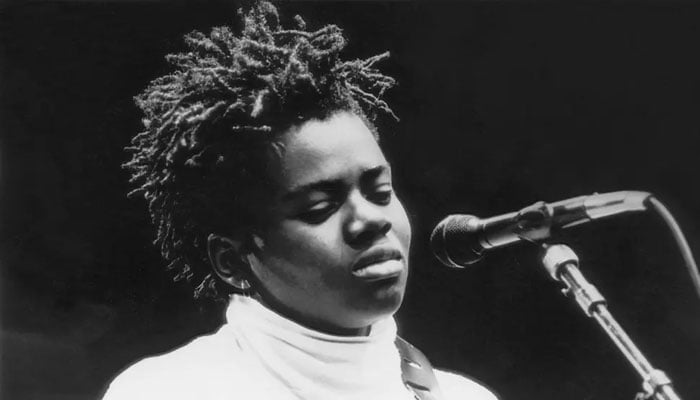 Tracy Chapman To Make History As Fast Car Tops Country Charts