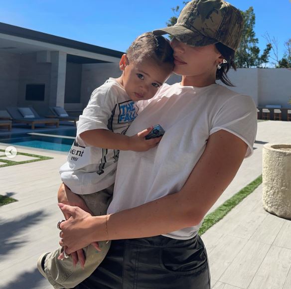 Kylie Jenner S Latest Instagram Post Shows Bonding Time With Son Aire