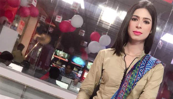 Transgender news anchor challenges barriers in Pakistan