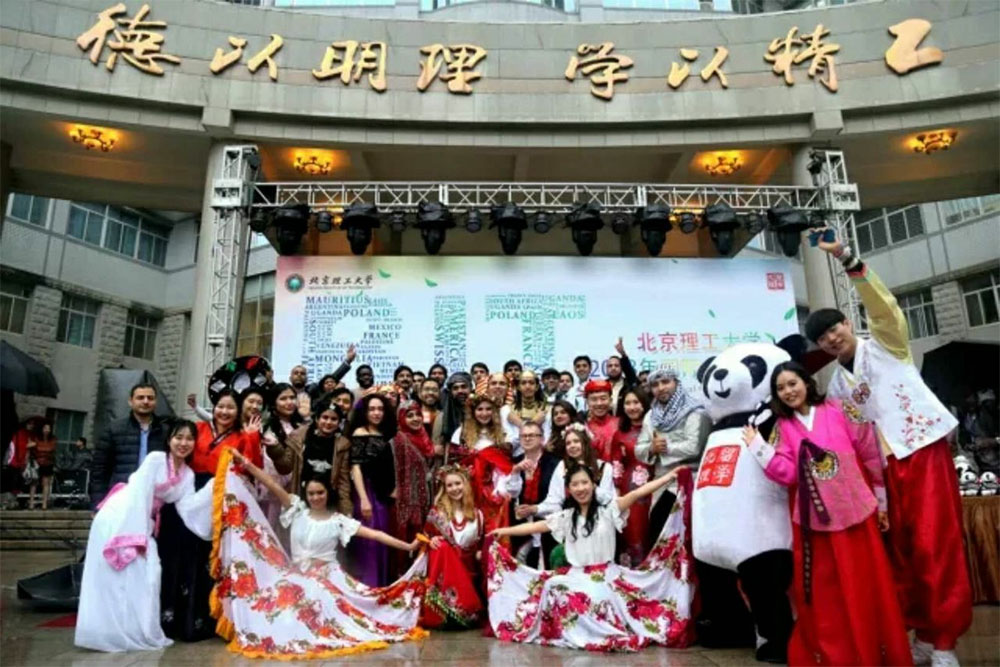 Pakistani students' stunning performance enthralls cultural gathering in Beijing