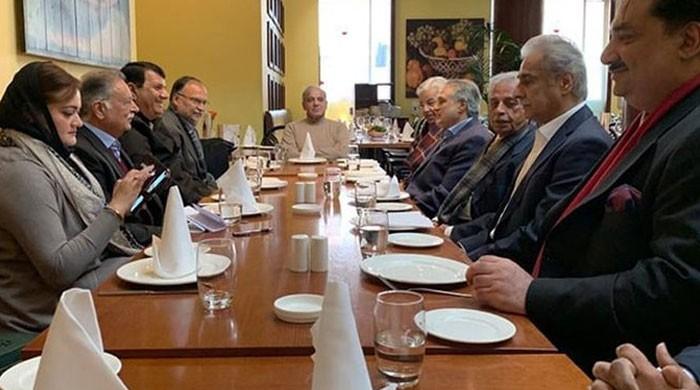 Pml N Leaders Put Their Heads Together In London