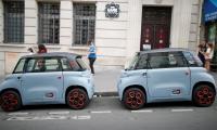 Ami, the tiny cube on wheels that French 14-year-olds can drive