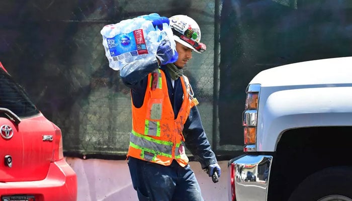 Scores dead as record-breaking heatwave grips Canada, US