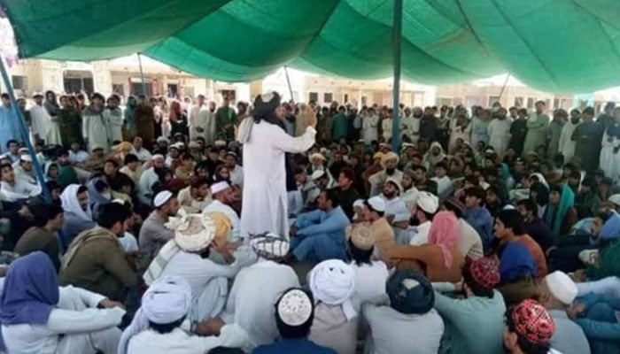 Protest staged against killing of tribal elders in Hangu