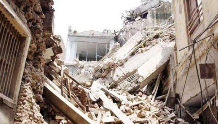 Three die in Lahore roof collapse