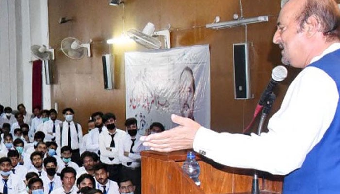 Uniform education system provides equal opportunities: Awan