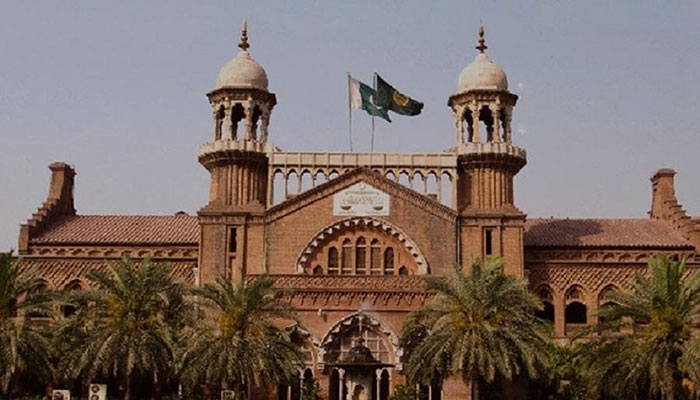 LHC restores Ahmadi student’s admission