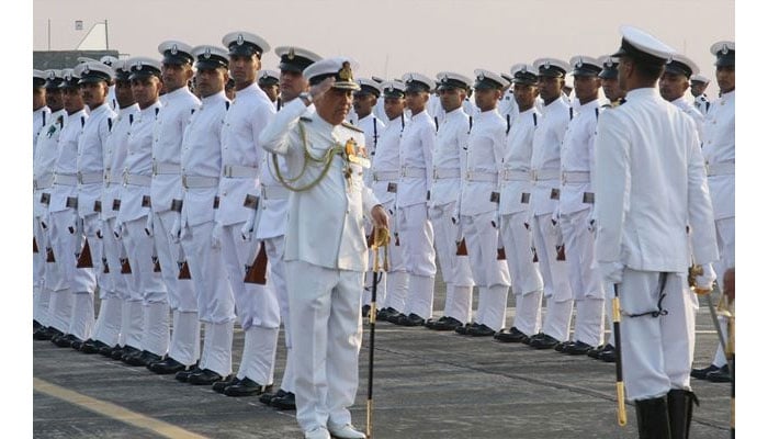 Indian naval commanders arrested for corruption