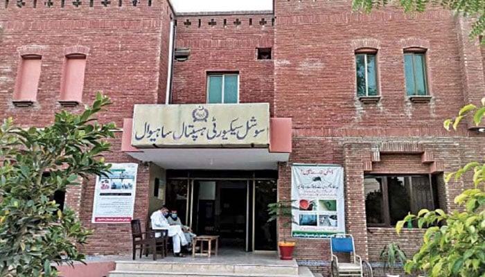 Punjab allows doctors ‘private practice’ in social security hospitals