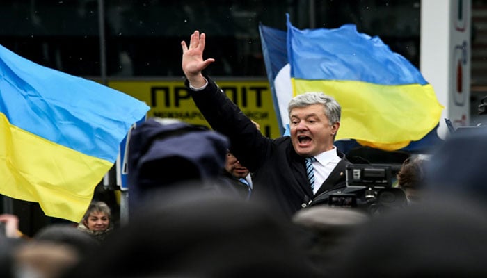 Poroshenko to ‘defend Ukraine’ from Russia