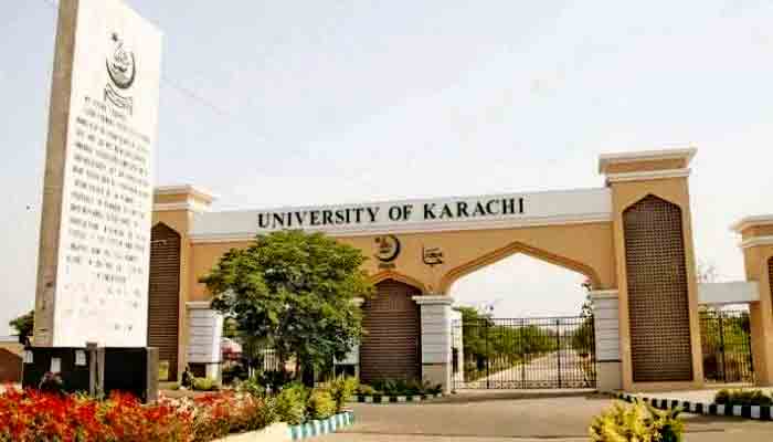 The main entrance of Karachi University.