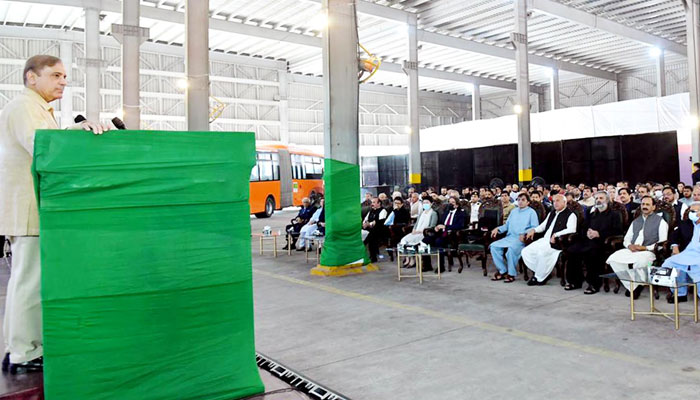 PM Shehbaz addressing the inauguration ceremony of Peshawar Morr to New Islamabad International Airport in Islamabad on April 18, 2022. Photo: PID