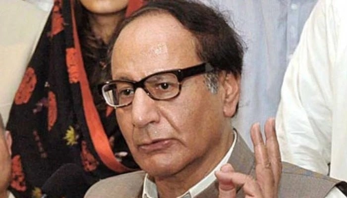 Shujaat throws his weight behind Pervaiz Elahi