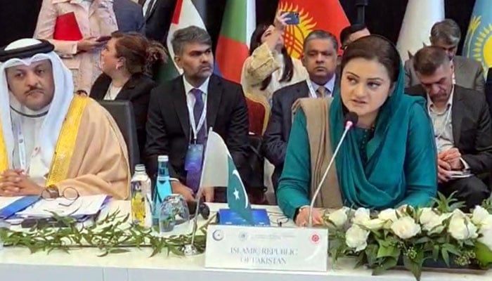 Marriyum Aurangzeb urges OIC states to step up efforts against Islamophobia in her address to the 12th session of the Islamic Conference of Information Ministers. PID