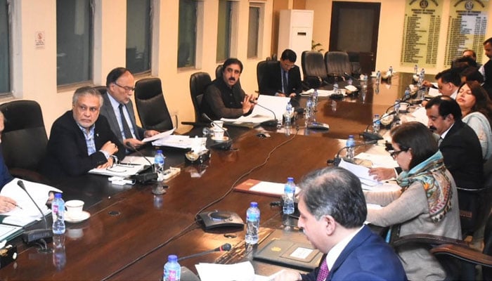 Federal Minister for Finance Ishaq Dar is charing a meeting at the Finance Division, Islamabad on October 31, 2022. PID