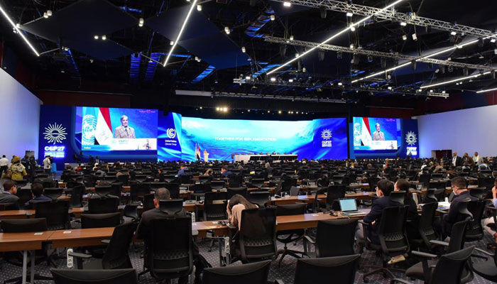 PM Shehbaz giving National Statement at National Statement at the COP27 summit in Sharm el-Shikh on November 8, 2022. PID