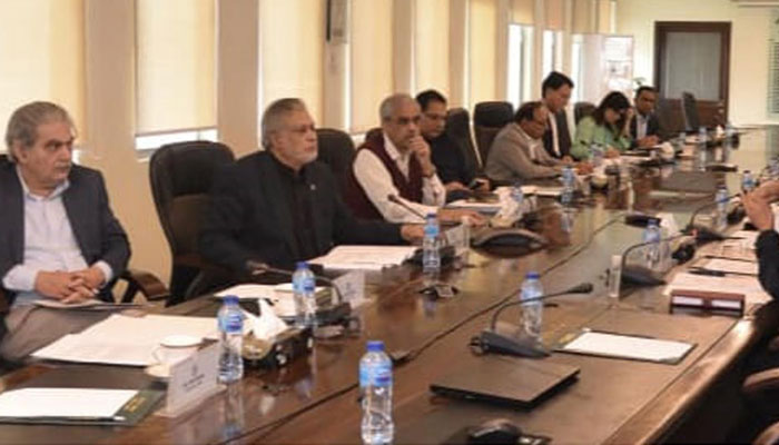 Federal Finance Minister Ishaq Dar chairing a follow-up meeting on the PM relief package through the Utility Stores Corporation at the Finance Division on November 9, 2022. PID