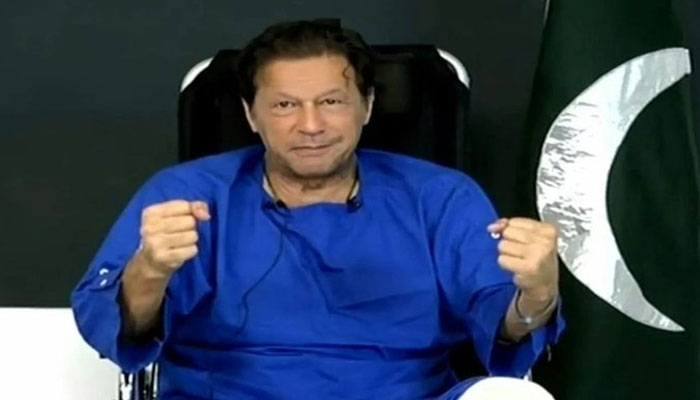 Imran Khan at Shaukat Khanum Hospital after attempted assassination in Wazirabad. Screengrab of a Twitter video