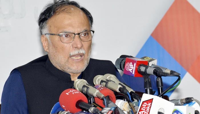 Federal Minister for Planning and Development Ahsan Iqbal addresses a press conference. — PID/File