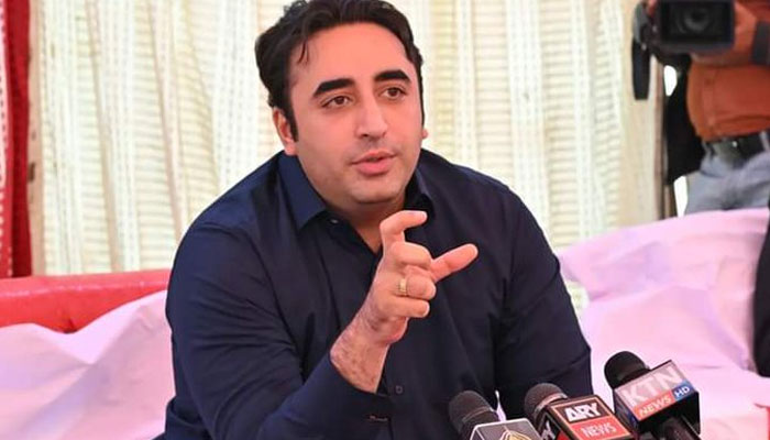 PPP chief Bilawal talking to the media in Dadu on January 3, 2023. Twitter