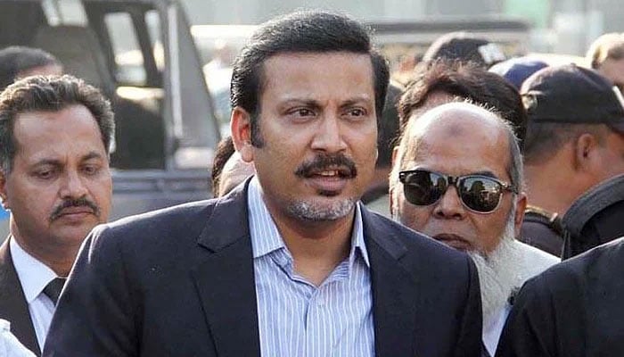 MQM-P leader Faisal Sabzwari appealed to people to be careful because hospitals have run out of beds for coronavirus patients. —AFP/file