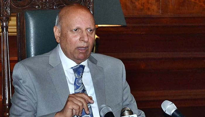 PML-Q leader Ch Muhammad Sarwar addressing a press conference at Governor House. Photo: INP