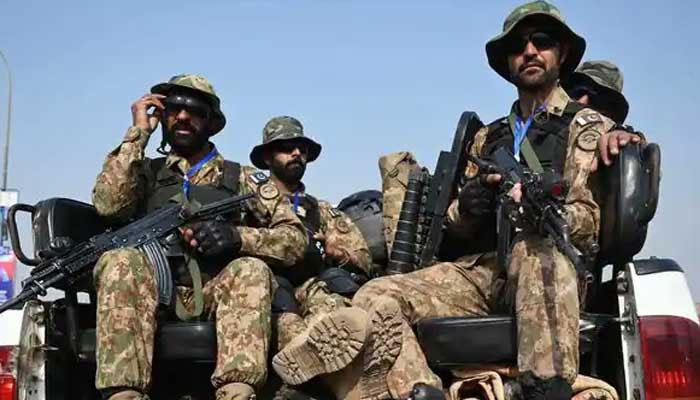 Pakistan Army soldiers gear up for an operation against terrorist. — AFP/File