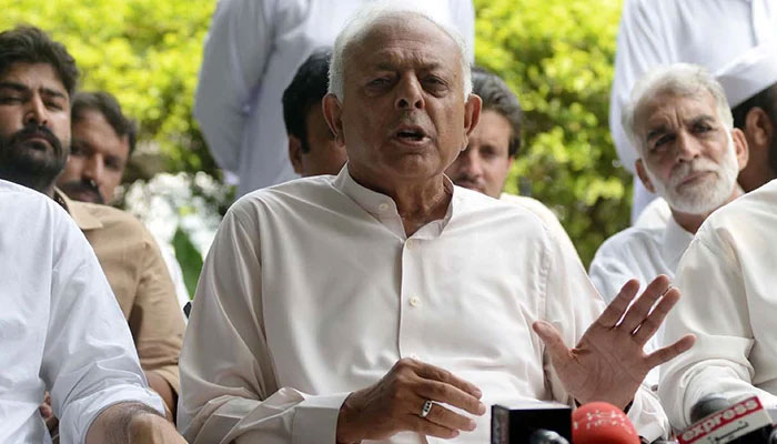 PTI leader Ghulam Sarwar Khan addresses a presser at PTI Secretariat in Rawalpindi, on June 30, 2022. — PPI