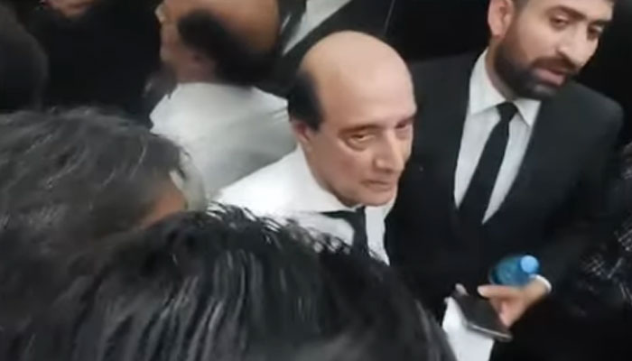 Latif Khosa, other lawyers get stuck in IHC elevator