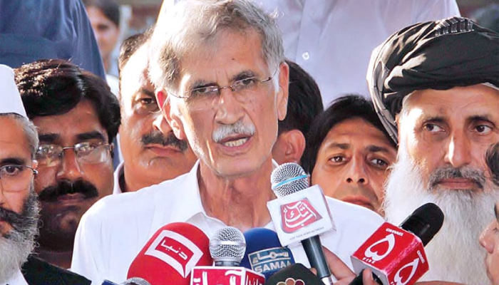 Pakistan Tehreek-e-Insaaf-Parliamentarian (PTI-P) Chairman Pervez Khattak while speaking with the media. — APP/File