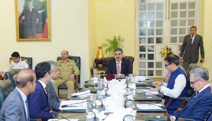 Caretaker Prime Minister Anwaar-ul-Haq Kakar chairing a high-level meeting for stopping smuggling in Pakistan on September 1, 2023. PID