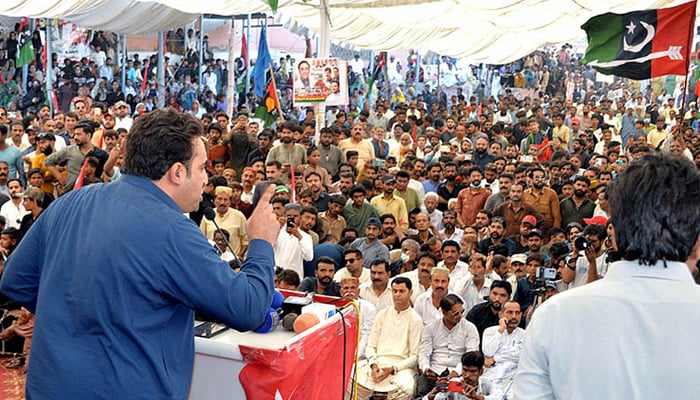 Pakistan Peoples Party (PPP) Chairman Bilawal Bhutto-Zardari addressing (PPP) workers gathering at Hussainabad. — APP/File