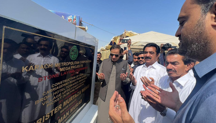 Karachi Mayor Barrister Murtaza Wahab during the foundation stone ceremony for the construction of a five-kilometre two-way road in Mauripur, Union Committee 2 on October 24, 2023. — Facebook/Barrister Murtaza Wahab