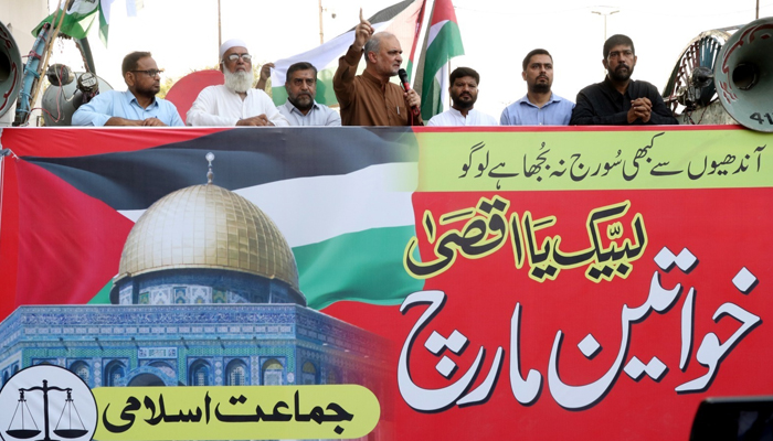 Jamaat-e-Islami (JI) Karachi chief Hafiz Naeem ur Rehman speaking during the JI womens march on October 25, 2023 in Karachi. — Facebook/Jamaat e Islami Karachi