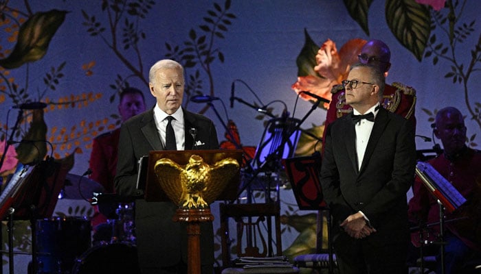 US President Joe Biden (L) speaks alongside Australia´s Prime Minister Anthony Albanese during a State Dinner at the South Lawn of White House in Washington, DC on October 25, 2023. — AFP