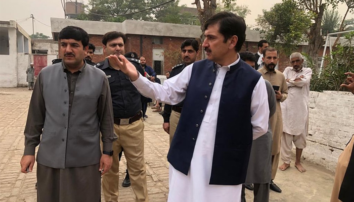 Mahmood Aslam Wazir, Secretary KP Health Department interacts with the local officials during his visit on November 8, 2023. — Facebook/Health Department, KP