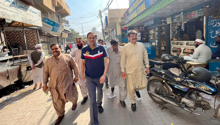 Mayor Murtaza Wahab (C) during his visit to an area in Karachi on November 11, 2203. — Facebook/Barrister Murtaza Wahab