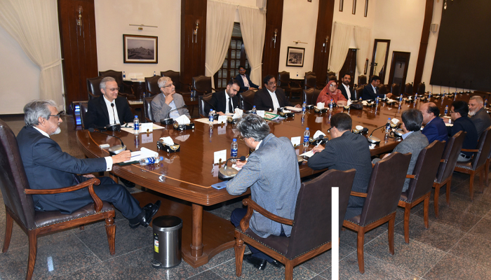 This picture shows caretaker chief minister Justice (retd) Maqbool Baqar chairing a meeting with medical professionals on November 13, 2023. — Facebook/Sindh Government