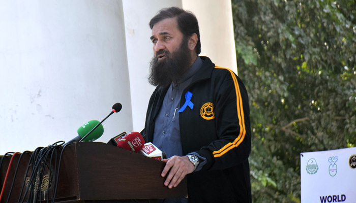 Punjab Governor Muhammad Balighur Rehman speaks during a ceremony in connection with World Diabetes Day at the Governor’s House on November 14, 2023. — APP