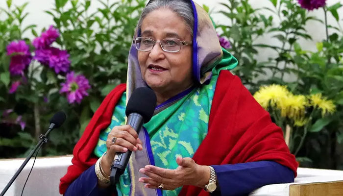 Bangladesh Prime Minister Sheikh Hasina speaks with foreign election observers and journalists in Dhaka, Bangladesh. — EFE/EPA