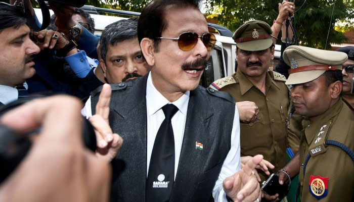 Indias Subrata Roy, who died on Tuesday, pictured in 2014 at the Supreme Court in New Delhi.  —AFP File