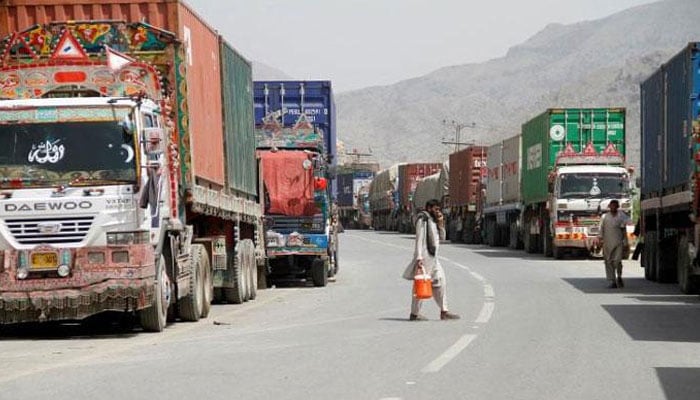 Thousands of trucks stuck at Pak-Afghan border crossing.—AFP/File