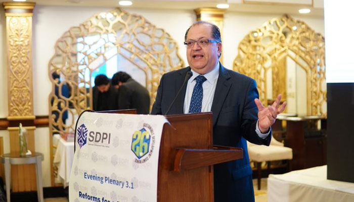 The World Bank’s (WB) Global Director Felipe Lopez-Calva addresses the SDPI conference in Islamabad on Nov 23, 2023. —x/SDPIPakistan