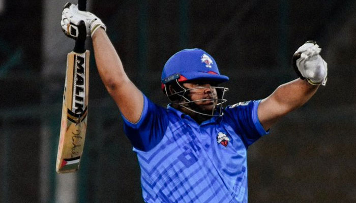 The Karachi Whites wicket-keeper-batter Azam Khan can be seen here with the Palestne flag on his bat. —X/HerNameIs_Bea