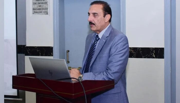 Commissioner Rawalpindi Division Liaquat Ali Chatta while briefing the journalists about the progress of the mega projects on November 18, 2023. — Facebook/Commissioner Rawalpindi Official