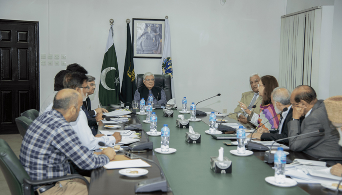 Federal Ombudsman Ejaz Ahmed Qureshi presides over a meeting in Islamabad. — Wafaqi Mohtasib (Ombudsmans) Secretariat, GOvernment of Pakistan website