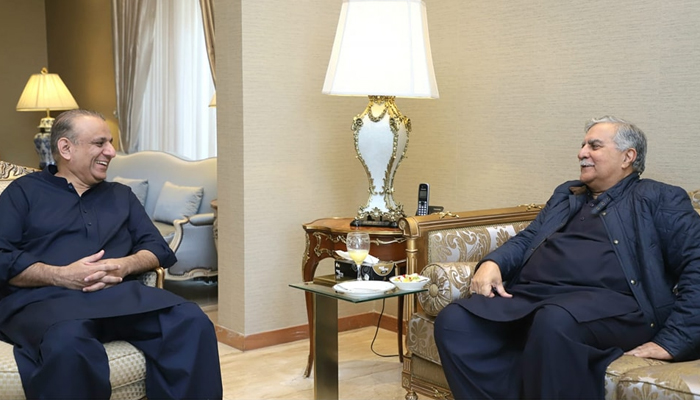 Former provincial minister Col (Retd) Mohammad Anwar (R) while meeting with the President Istehkam-e-Pakistan Party Abdul Aleem Khan on December 13, 2023. — Facebook/Abdul Aleem Khan