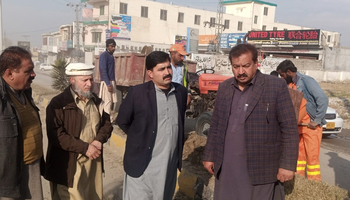 Tehsil Municipal Officer Mazhar Muzafar Awan (c) while reviewing the operations on December 14, 2023. — Facebook/Tehsil Municipal Administration Mansehra