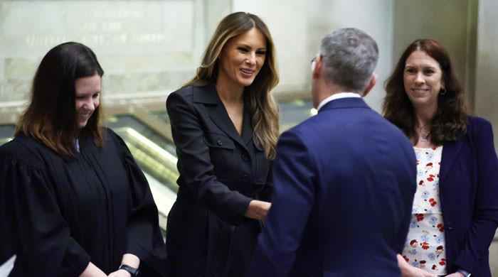 Melania Trump welcomes new US citizens in rare public appearance