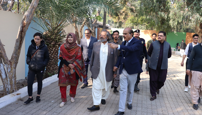 Federal Minister of Education, Madad Ali Sindhi during his visit to F-6/3 school to observe the efforts by the local community to enhance the facilities and educational standards on December 18, 2023. — Facebook/Ministry of Federal Education and Professional Training Pakistan